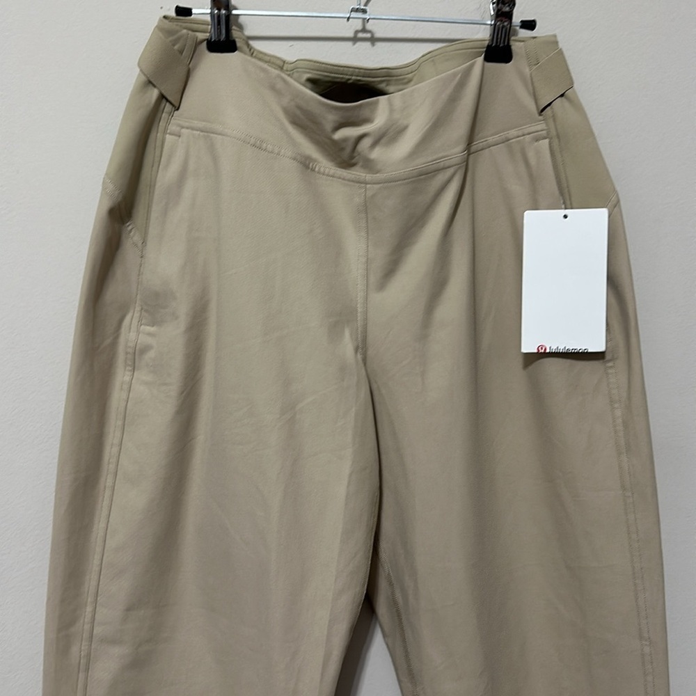Lululemon - Picture 2 of 13